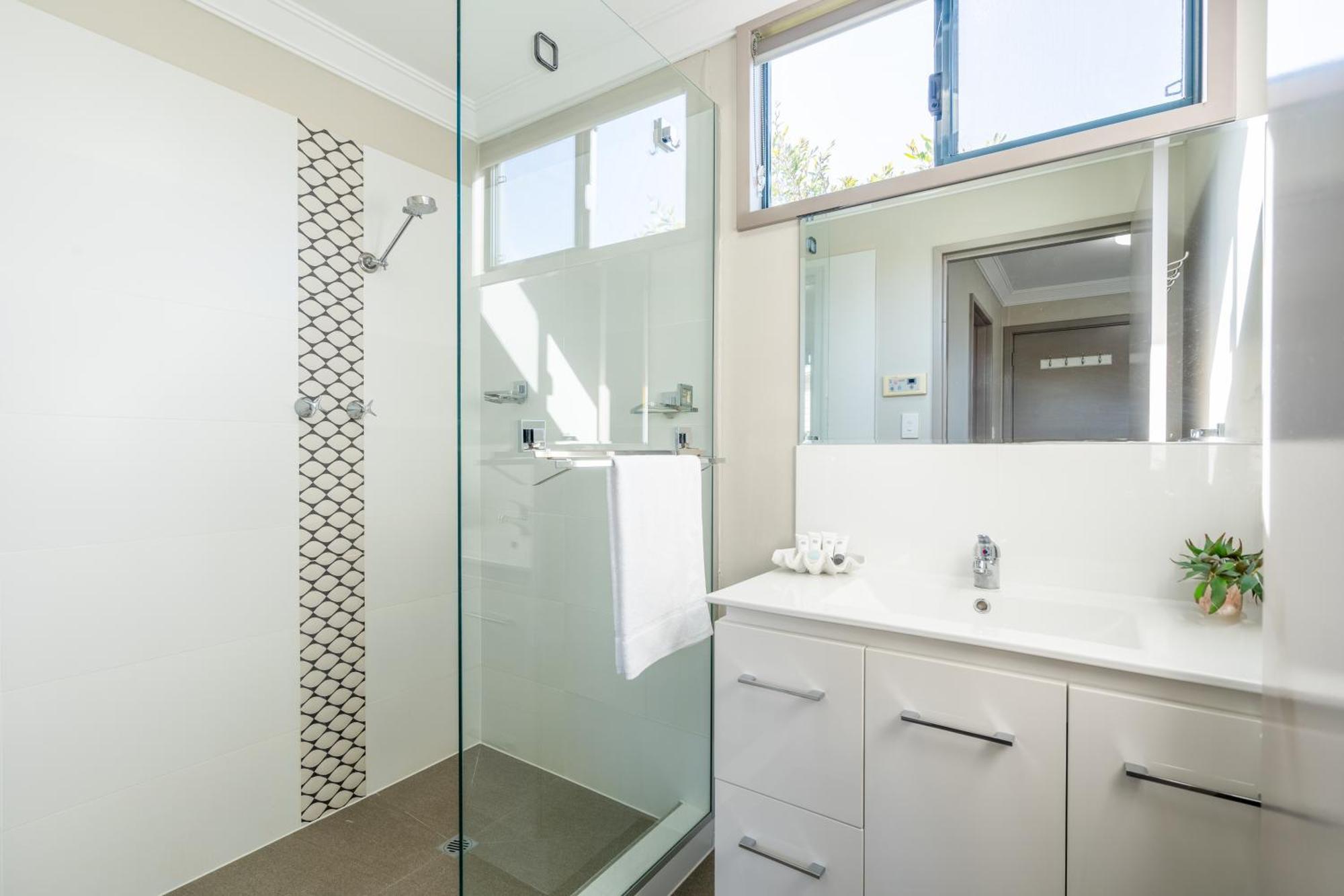 Tasman Holiday Parks - Albany Room photo