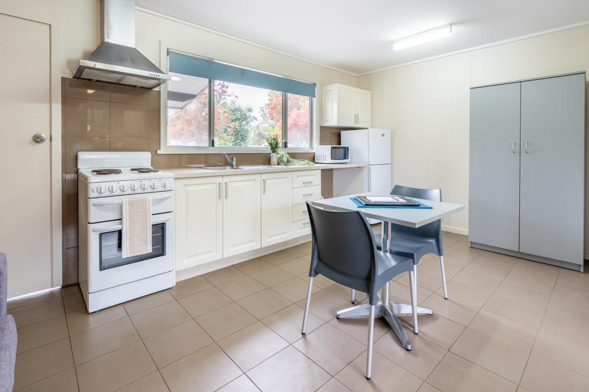 Tasman Holiday Parks - Albany Room photo