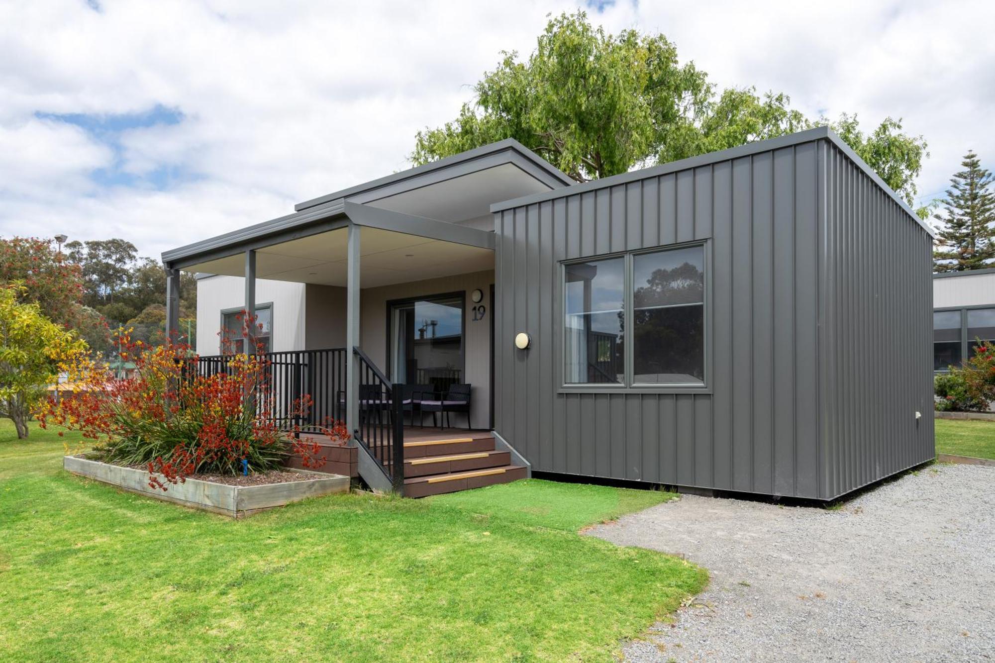 Tasman Holiday Parks - Albany Room photo
